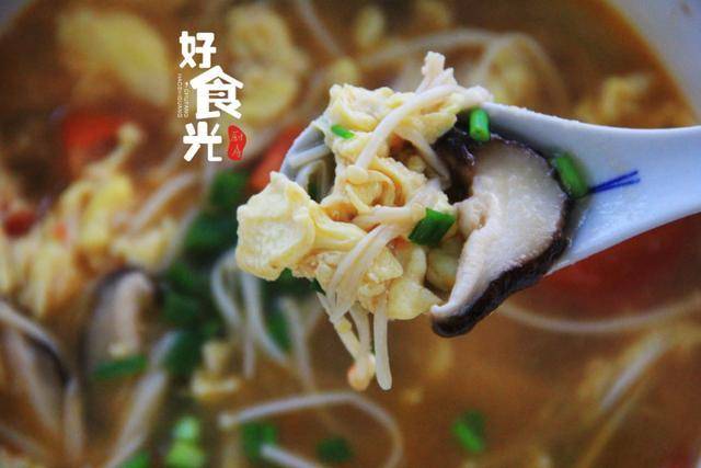 「番茄和金針菇」太搭了！減脂吃不胖「連喝一周越來越瘦」