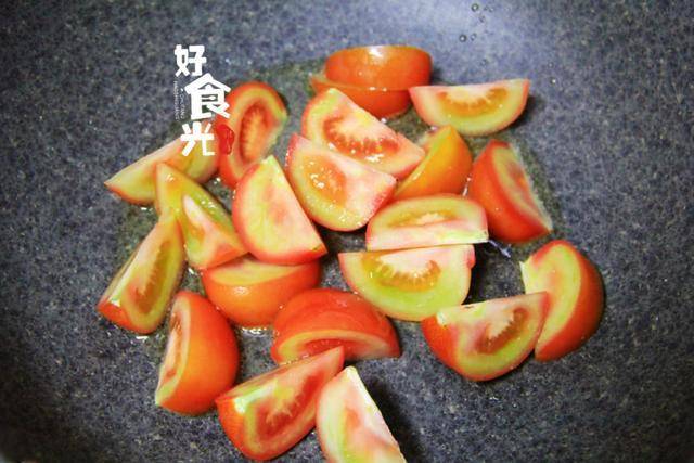 「番茄和金針菇」太搭了！減脂吃不胖「連喝一周越來越瘦」