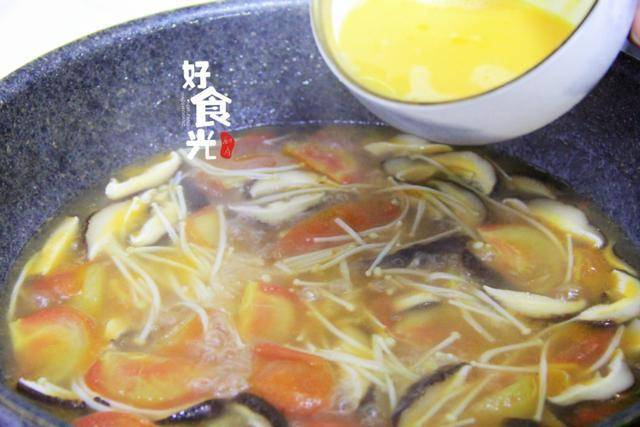 「番茄和金針菇」太搭了！減脂吃不胖「連喝一周越來越瘦」