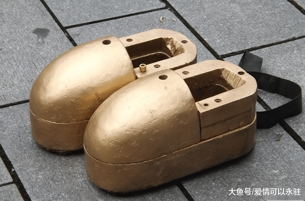 武林高手？農村老漢每天踏300公斤鐵鞋生活，上下樓梯自如，醫生「X光掃描後發現異樣」：不服都不行