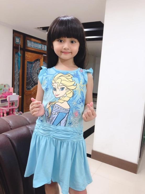 6歲小仙女「奪下選美冠軍」被酸妝太濃　素顏自清「還原最原始樣貌」網友全看傻