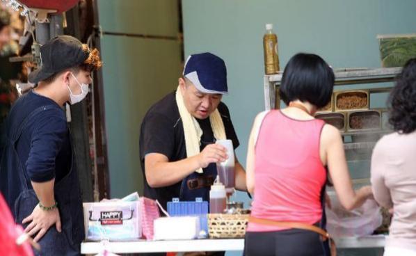 兄弟境遇大不同！林志穎親哥「路邊擺攤賣腸粉」　為了1原因「拒與家人相認」：別扯到他