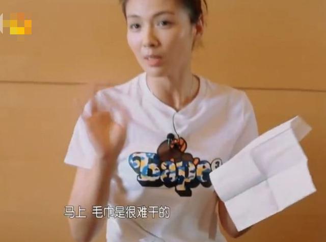 難怪皮膚水嫩又光滑！37歲林依晨素顏被偶遇，路人照下少女感十足，透露 「20年洗臉秘訣」女明星都讚爆