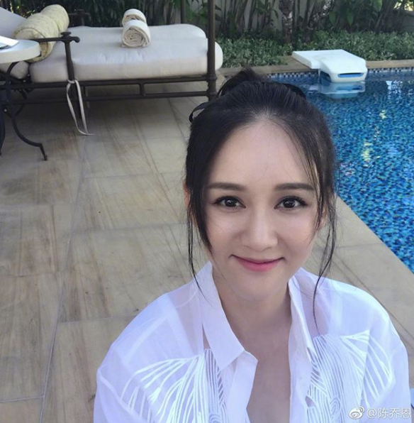 林志玲嫁了！4大黃金剩女「獨留一人還未嫁」親友都在催婚　她霸氣回話：「寧願當有錢的孤獨老人」