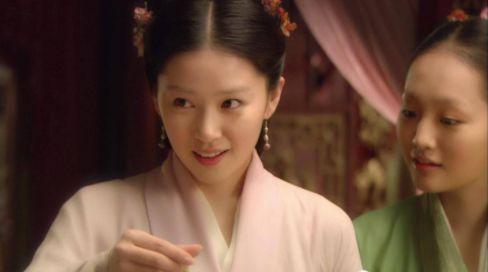 不覺得尷尬嗎？古代夫妻晚上睡覺，讓丫鬟守在床邊， 「3大原因爆光」：沒電視劇演的美好