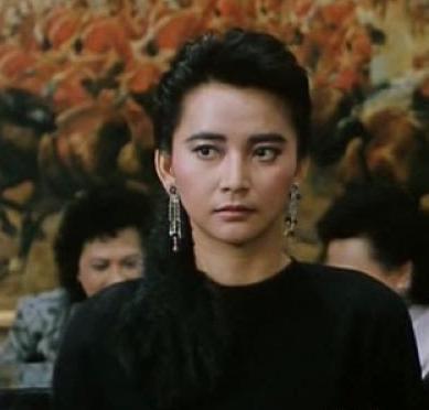 曾與林青霞齊名!女星嫁局長隱退「丈夫遭罰千萬被關」為愛四處奔走 如今61歲露面略顯滄桑卻優雅