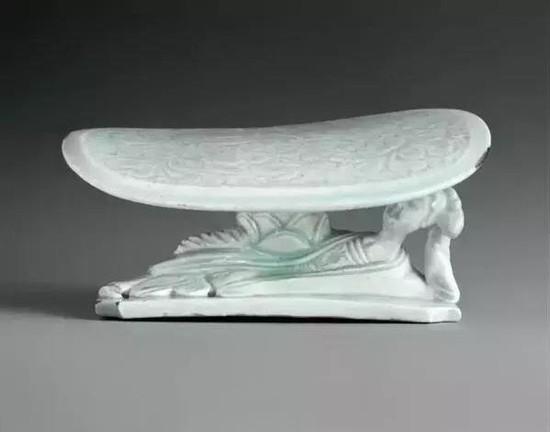   古代人為什麼喜歡用「瓷枕」？又高又硬枕著不難受嗎？學者：方便女子