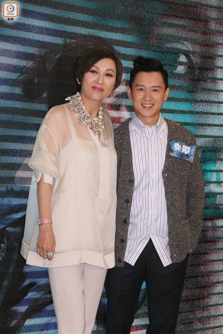 60歲女星「身材曲線窈窕」不在意被貼「周潤發前妻」標籤　二任夫緋聞不斷「毅然放手」大談差22歲母子戀