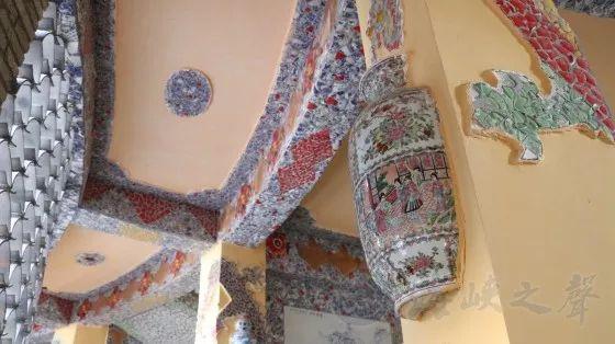 5年花光積蓄!89歲阿嬤用6萬件瓷器「打造千年瓷宮」 為圓夢砸2億5千萬「甘願住茅棚穿破衣」