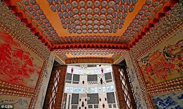 5年花光積蓄!89歲阿嬤用6萬件瓷器「打造千年瓷宮」 為圓夢砸2億5千萬「甘願住茅棚穿破衣」