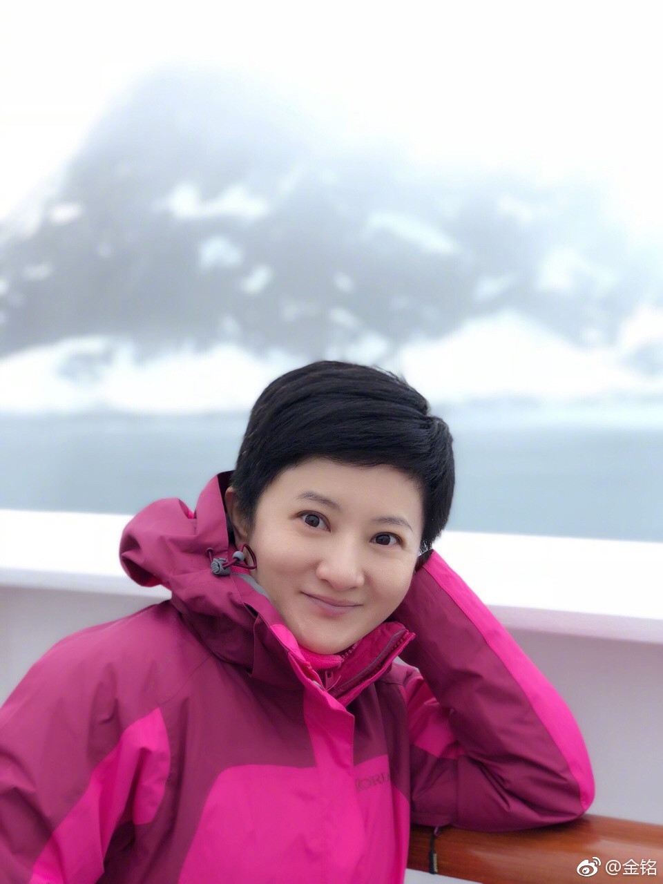 小婉君長大了!罕曝39歲凍齡照「俐落短髮+童顏」 坦言「改行很久了」網驚:形象差好多