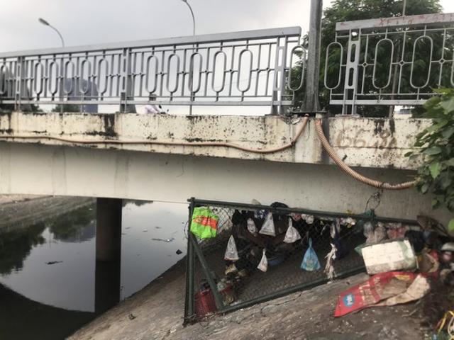 74歲嬤甘願「生活在橋下」讓兒全家有房住!獨居10年撿回收度日 堅持「不靠小孩」養活自己:他們也很辛苦