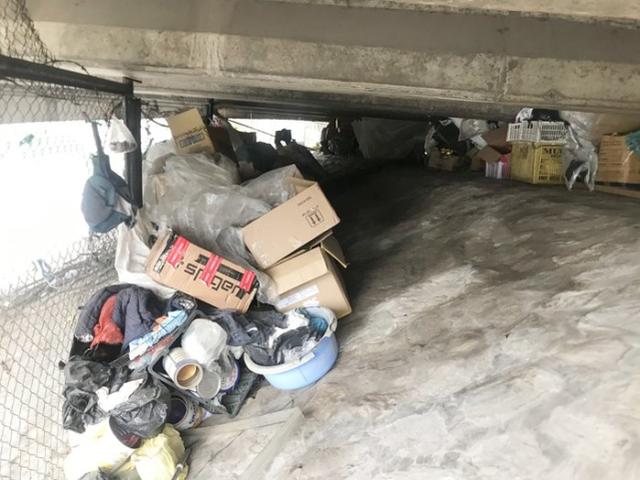 74歲嬤甘願「生活在橋下」讓兒全家有房住!獨居10年撿回收度日 堅持「不靠小孩」養活自己:他們也很辛苦