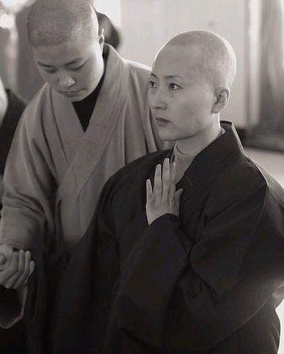 獲封最美林黛玉！女星當紅「轉行成身價破億女老闆」卻飽受病痛　41歲毅然「拋下所有財產」皈依佛門平靜離去