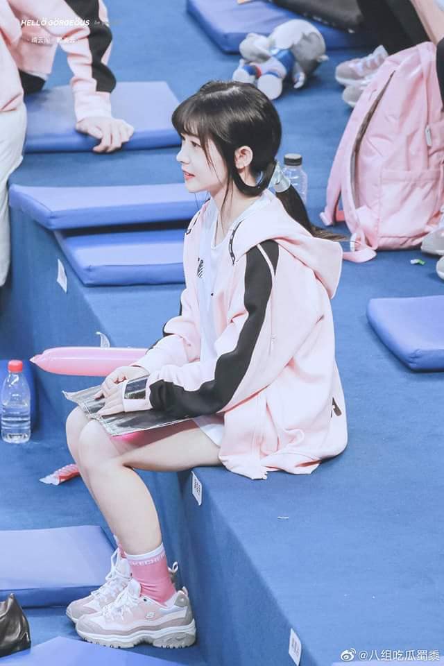 又發現射箭女神!場上「絕美仙氣側臉」吸目光 下一秒回眸甜笑「撞臉漫畫女主角」:想娶她 ❤️