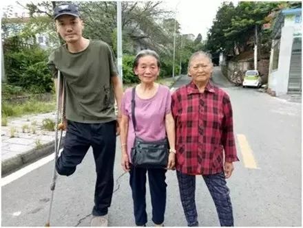 一輩子牽掛你!結婚34天「丈夫英勇犧牲」悔沒見最後一面 57年後「千里迢迢祭前夫」:沒能給你留個後