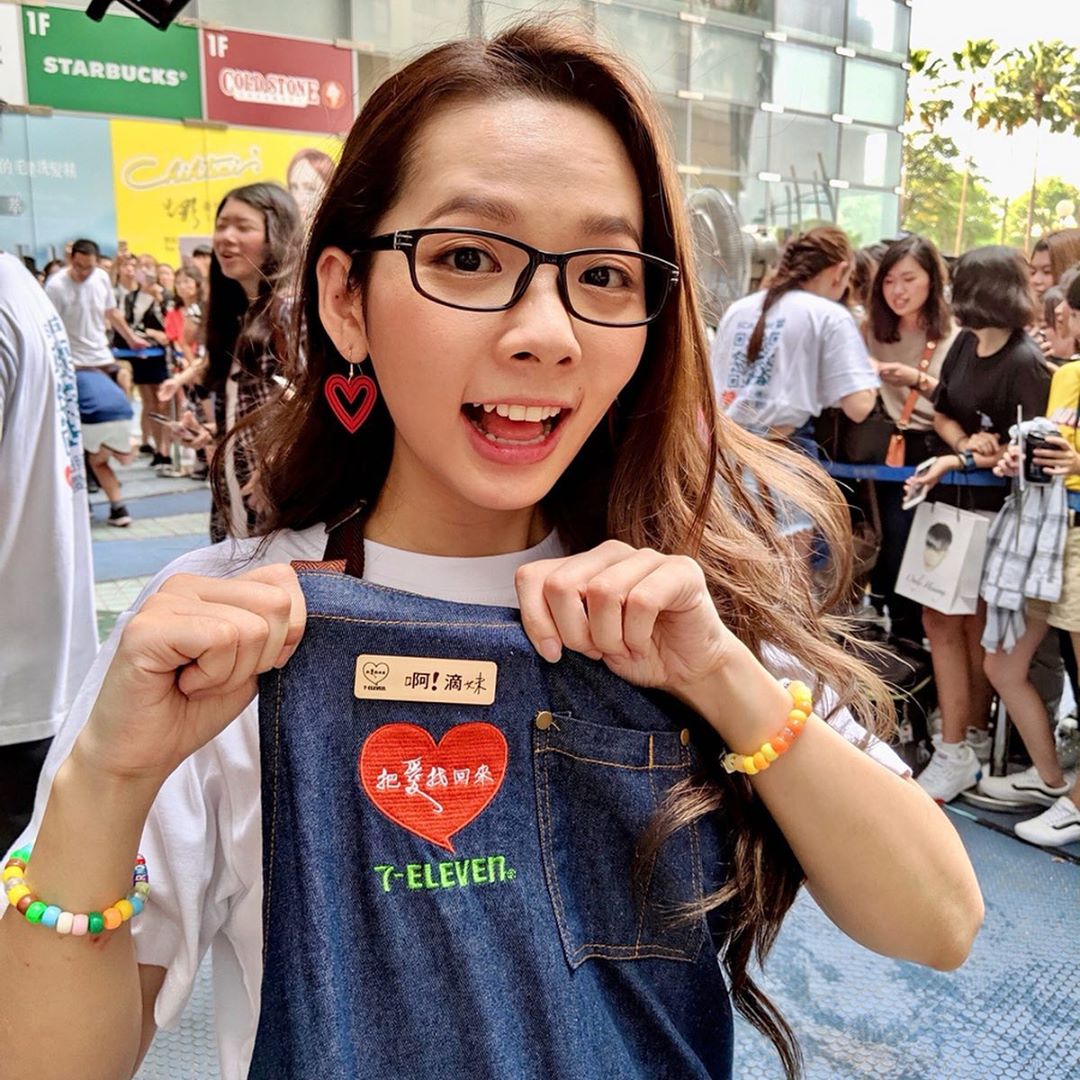 滴妹戀愛了？網友抓包「抱腰獻吻知名Youtuber」　加碼曝「兩人曖昧互動影片」：哥哥也認證❤️