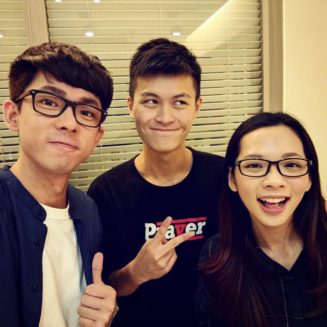 滴妹戀愛了？網友抓包「抱腰獻吻知名Youtuber」　加碼曝「兩人曖昧互動影片」：哥哥也認證❤️