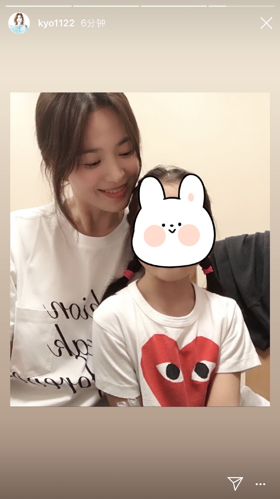 離婚後也不孤單！38歲宋慧喬「曬辣照慶生」大秀S曲線   「素顏靠男友人懷裡」嘟嘴賣萌心情佳