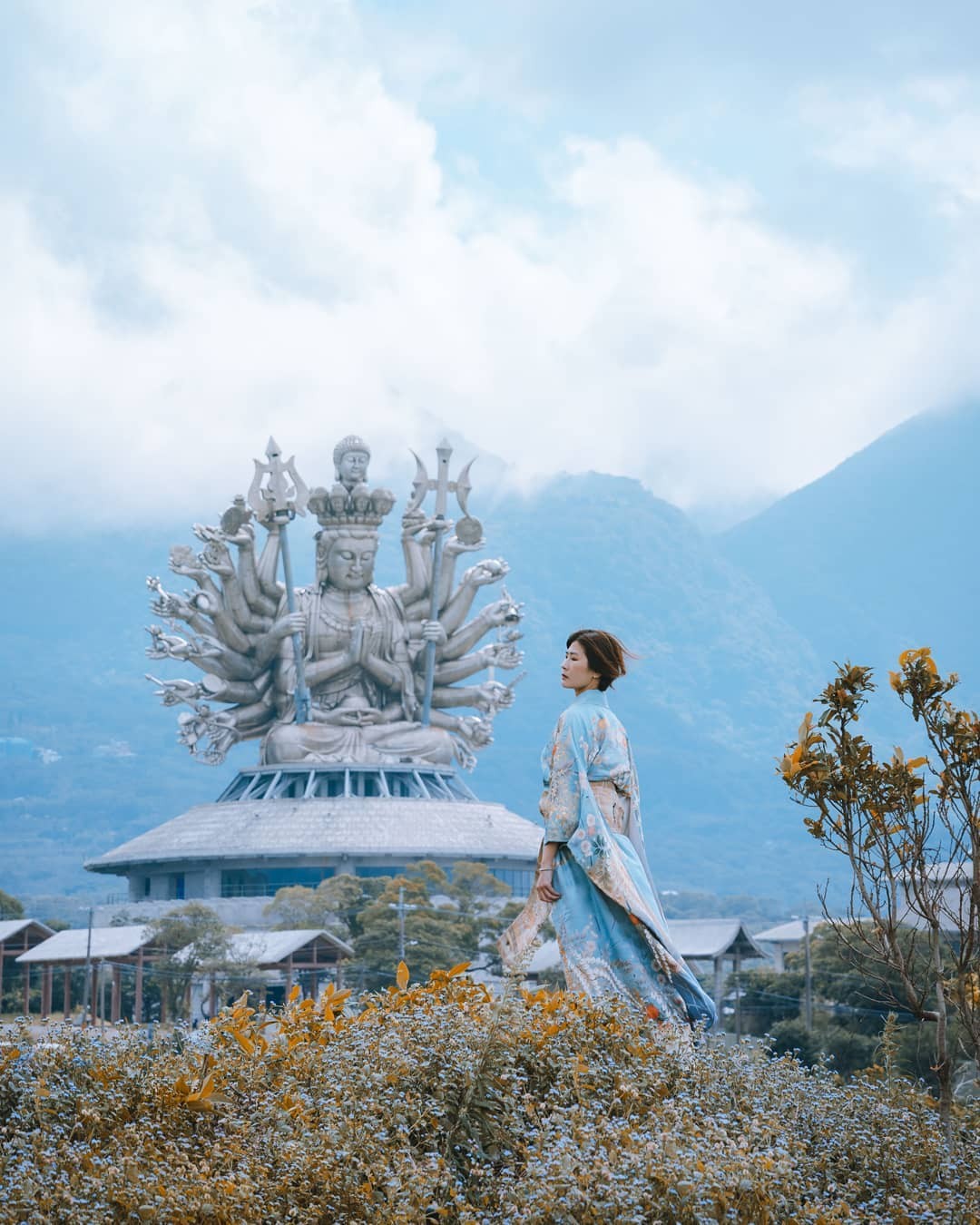 台灣紅到國際！北部超夯景點「千手千眼觀世音」獲金氏紀錄　高達30米超壯觀「夜晚還會散發出聖光」