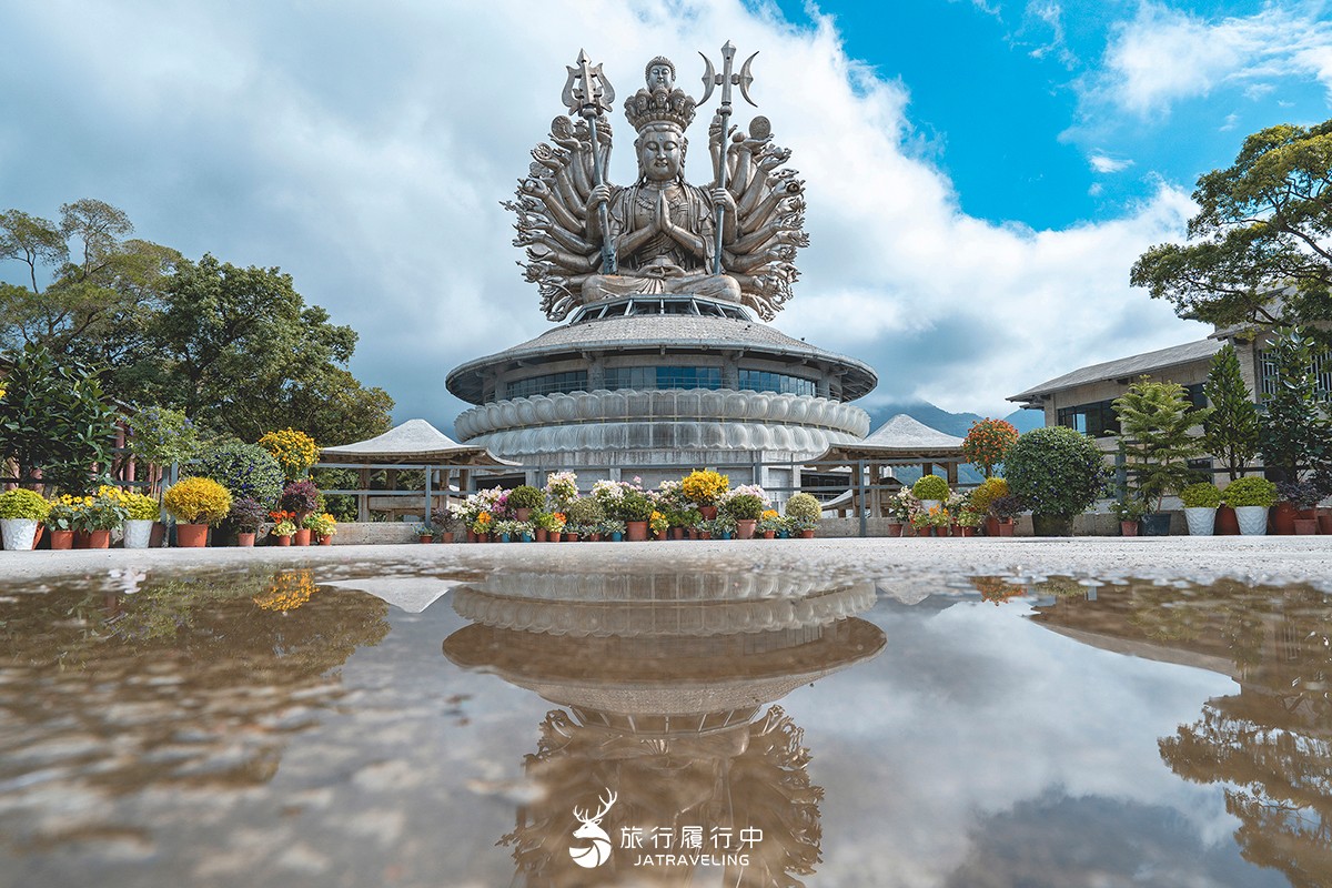 台灣紅到國際！北部超夯景點「千手千眼觀世音」獲金氏紀錄　高達30米超壯觀「夜晚還會散發出聖光」