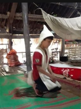 才剛下葬阿嬤！10歲男童「爸爸又逢意外離開」只剩自己苦撐　住破屋種菜養活自己「堅持不接受幫助」