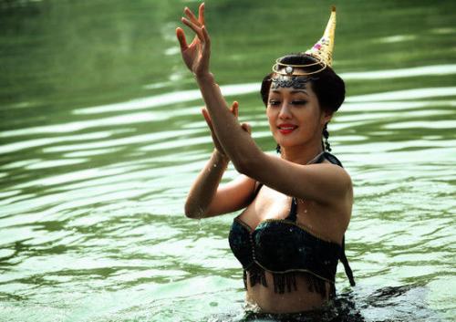 「最美李莫愁」與假富豪相戀11年「遭奪5億家產」　年過半百再遇愛「600萬鑽戒求婚」終於幸福