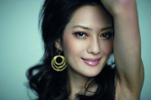 「最美李莫愁」與假富豪相戀11年「遭奪5億家產」　年過半百再遇愛「600萬鑽戒求婚」終於幸福