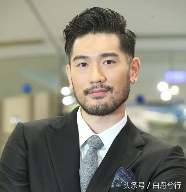 白髮人送黑髮人！高以翔安息躺靈堂「媽媽淚送最後一程」　父母堅強「不責怪節目組」：不是你們問題