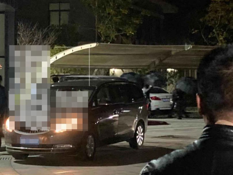 高以翔任務完成了！靈車特別繞到「事發錄影現場」加派保鑣護送　爸爸含淚「太可惜了」下週回台落葉歸根