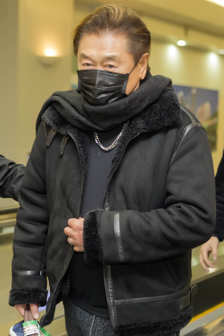 高以翔任務完成了！靈車特別繞到「事發錄影現場」加派保鑣護送　爸爸含淚「太可惜了」下週回台落葉歸根