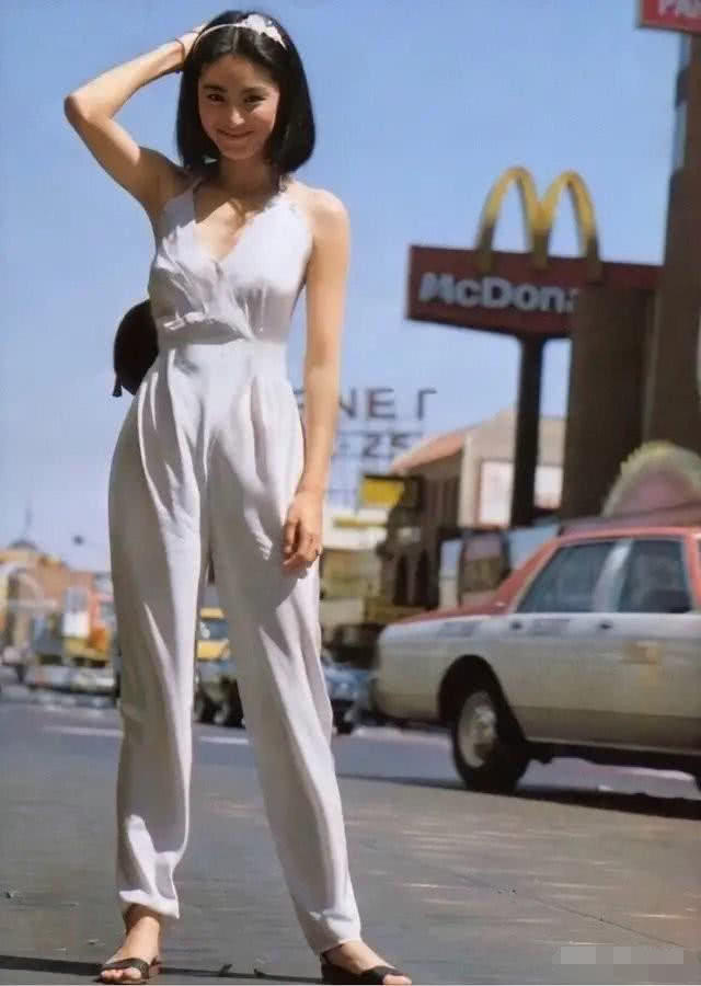 40年穿搭不敗！林青霞「前衛時尚穿衣」引領潮流，楊冪王菲爭相模仿，美得件件出爆款