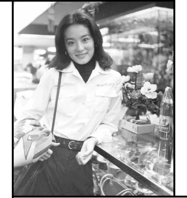 40年穿搭不敗！林青霞「前衛時尚穿衣」引領潮流，楊冪王菲爭相模仿，美得件件出爆款