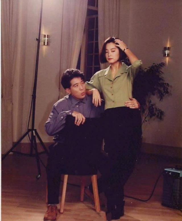 40年穿搭不敗！林青霞「前衛時尚穿衣」引領潮流，楊冪王菲爭相模仿，美得件件出爆款