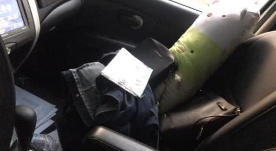 女生都這樣！正妹駕駛「羞PO副駕照」：這樣正常嗎　男網友一看「卻秒歪樓」狂喊：重點放錯了！
