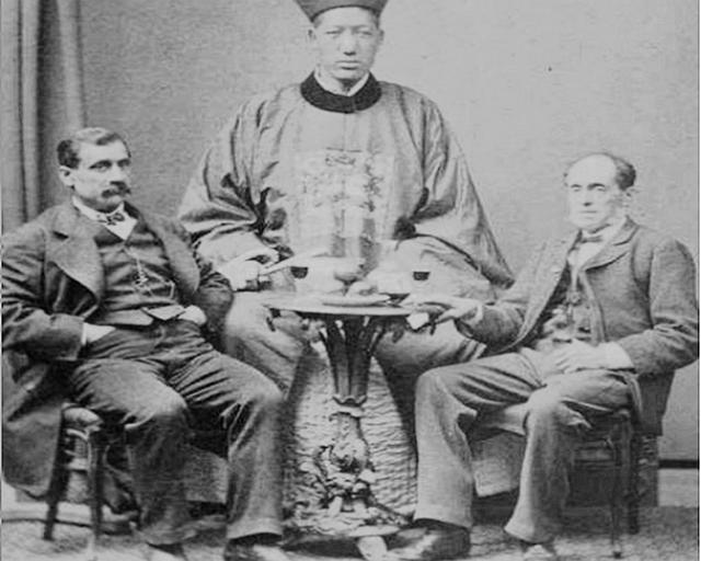 晚清第一巨人！身高3.19m，出身貧寒卻紅遍整個歐洲，娶英國貌美嬌妻，「今子女現狀爆光」：令人心酸