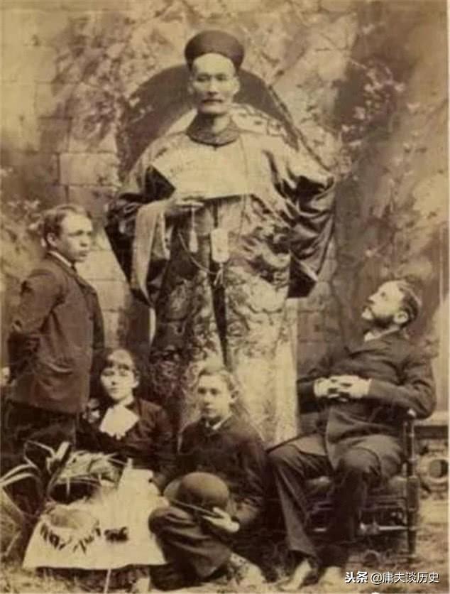 晚清第一巨人！身高3.19m，出身貧寒卻紅遍整個歐洲，娶英國貌美嬌妻，「今子女現狀爆光」：令人心酸