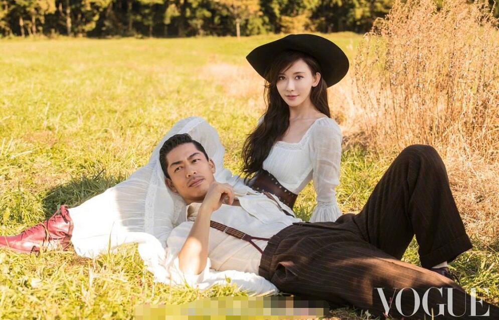 林志玲婚後寫真曝光！「霸氣攬老公親臉頰」互動超有愛　「 小倆口富士山下相擁」眼裡只有彼此