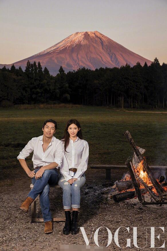 林志玲婚後寫真曝光！「霸氣攬老公親臉頰」互動超有愛　「 小倆口富士山下相擁」眼裡只有彼此