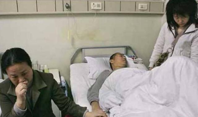 苦苦哀求！70歲老太跪下「求女兒賣房」救老伴　女兒冷漠拒絕「卻獲全網支持」：不值得同情的父母