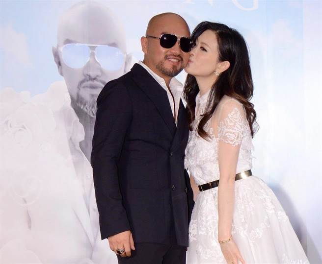 真的嫁對人!劉真婚後增胖「舞衣被撐開」當場大哭 辛龍超寵回應「甜到來賓受不了」