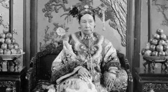 一生拍照無數！慈禧太后留影，卻沒有一張是笑著的「2大原因爆光」：不愧是拍照狂人