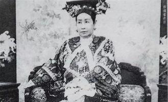 一生拍照無數！慈禧太后留影，卻沒有一張是笑著的「2大原因爆光」：不愧是拍照狂人