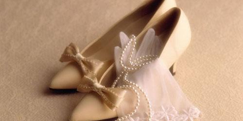 堵門招數花樣百出！新郎接親遇到「最強堵門」差點空手離去，伴郎團使出渾身解數：紅包都扛不住了啦