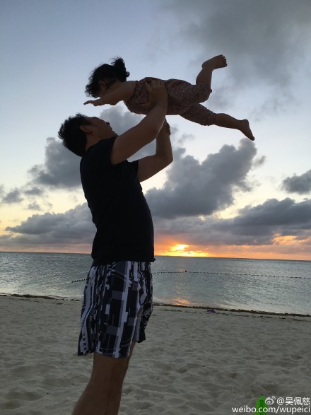 吳佩慈爆「送準婆婆40億水晶巨龍」遭變賣抵錢　沉默8天硬起來「發律師聲明」