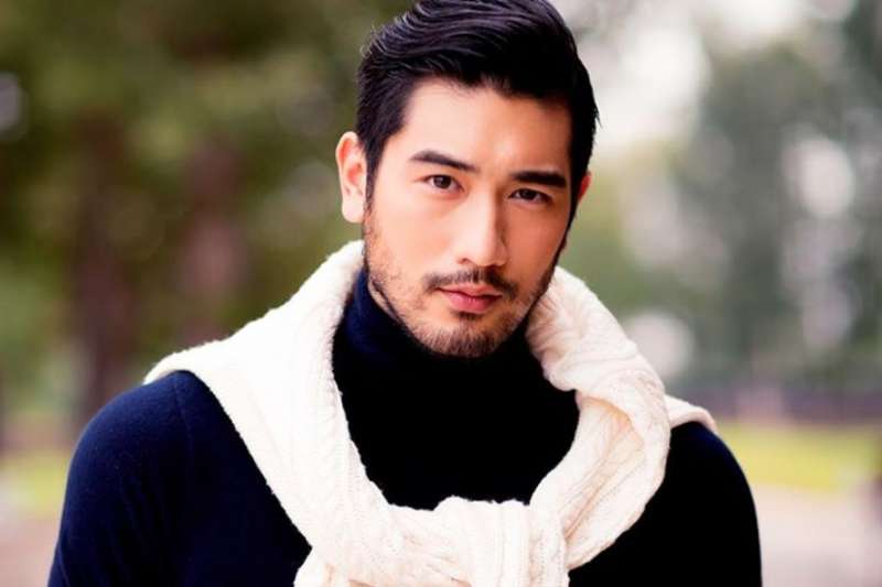 高以翔「長腿塞不進箱子」！摯友回他房間收遺物「才發現早就不對勁」　一進門就崩潰：你真的累了