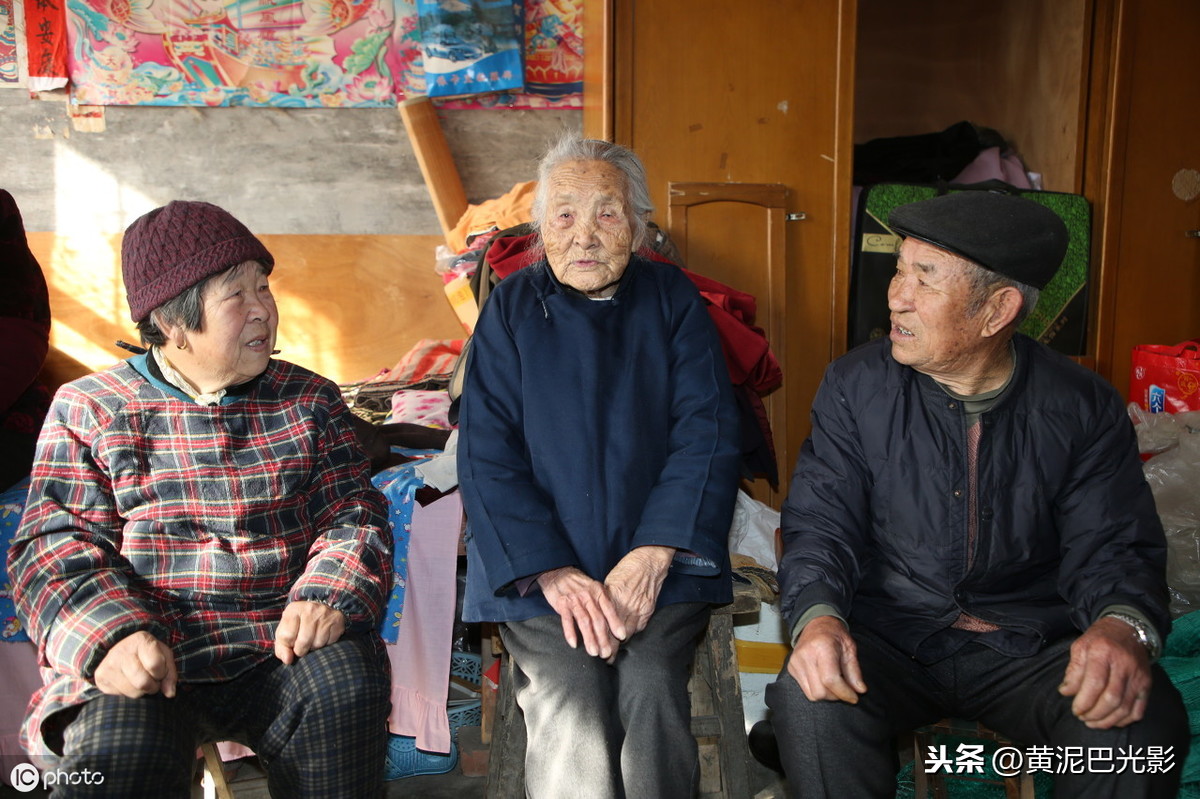 108歲人瑞奶奶「食量比兒子還大」織衣煮飯樣樣行　一生無不良嗜好「五代同堂家庭和睦」超有福氣