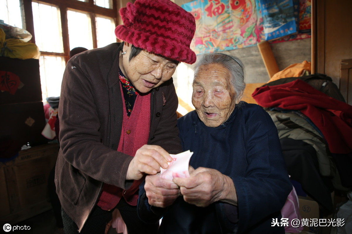 108歲人瑞奶奶「食量比兒子還大」織衣煮飯樣樣行　一生無不良嗜好「五代同堂家庭和睦」超有福氣