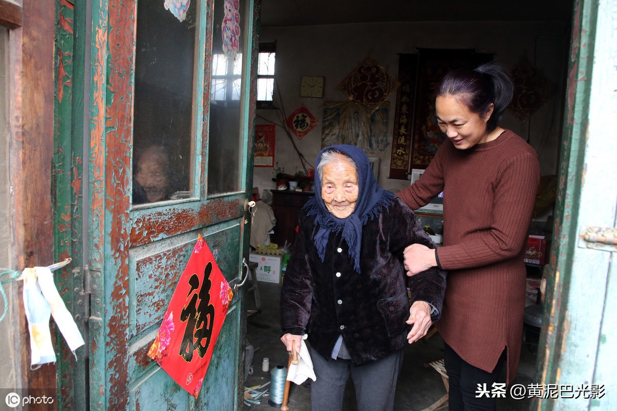 108歲人瑞奶奶「食量比兒子還大」織衣煮飯樣樣行　一生無不良嗜好「五代同堂家庭和睦」超有福氣