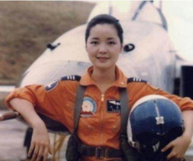 女神的眷顧！當年被「鄧麗君親過的士兵」3天只洗半邊臉     親吻照隨身帶「驚人現狀曝光」